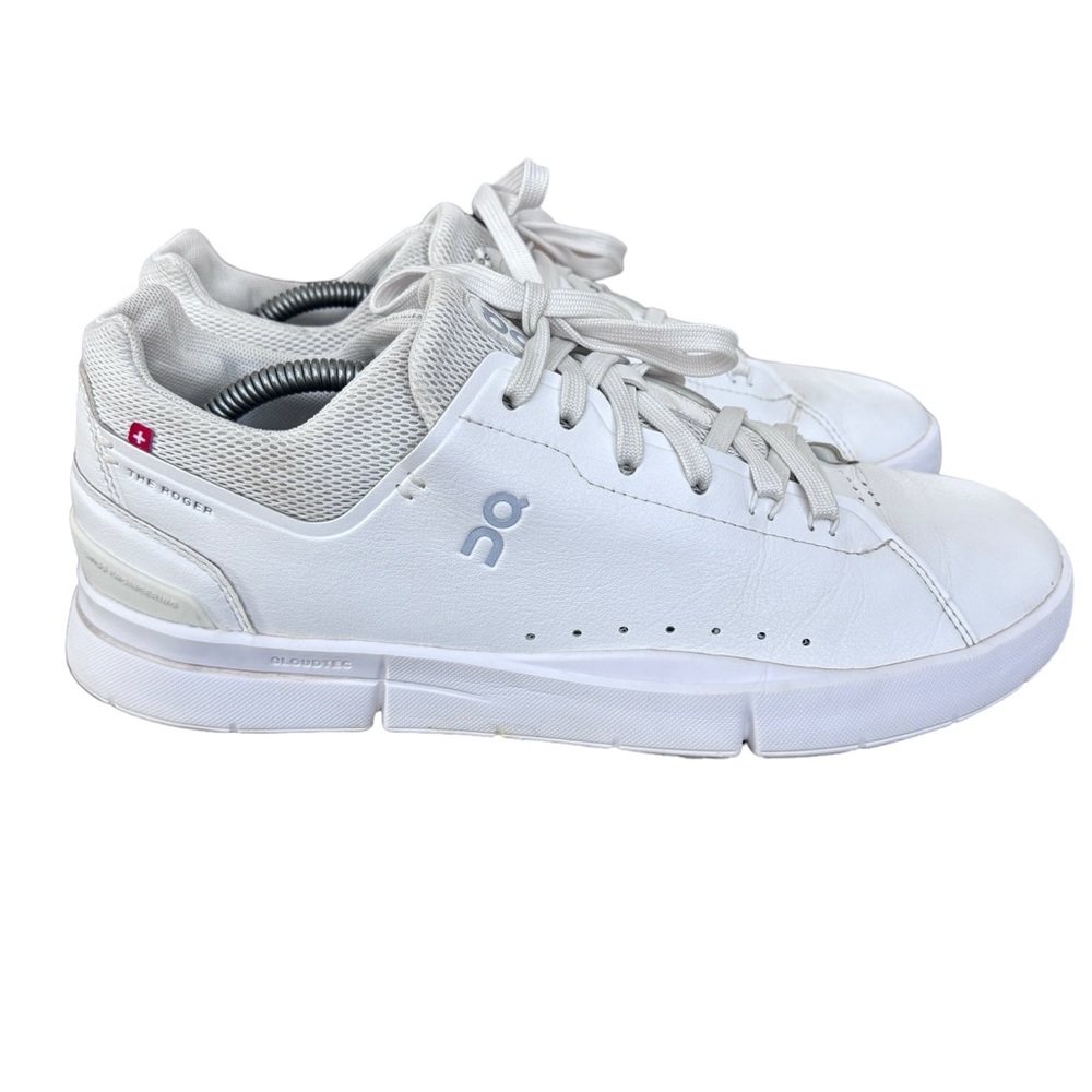 On The Roger Advantage White Leather Tennis Shoes Women’s Sz 10